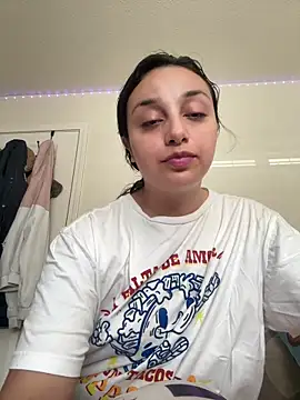 CharmingMaddie online show from 06/01/26, 04:52