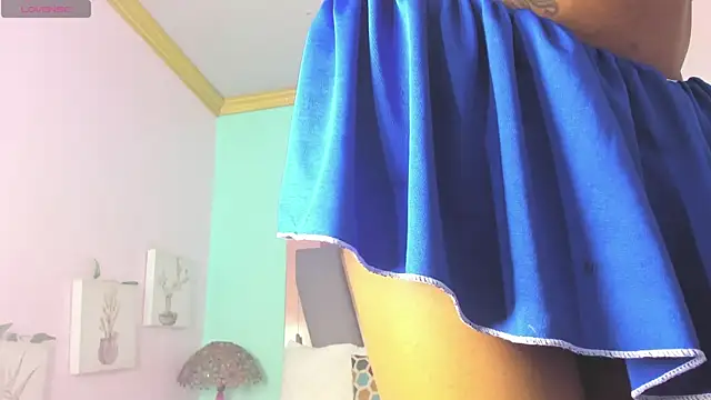Violett Salvatore online show from 05/11/26, 04:26