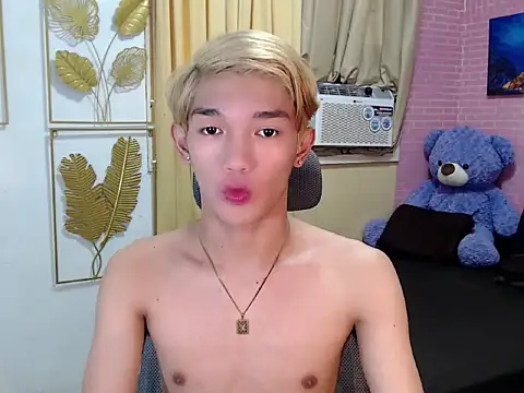 fuckerfriendsxx online show from 04/18/26, 12:25