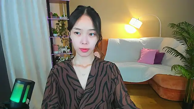 Snapshot of SoulHarmoonyy chatting on 09/18/25, 01:02 SoulHarmoonyy online show from 09/18/25, 01:02