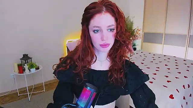 Snapshot of ChristinaConteeree chatting on 05/09/26, 11:48 ChristinaConteeree online show from 05/09/26, 11:48