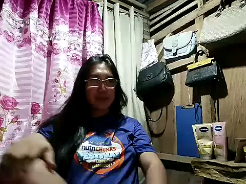 Snapshot of Romantic_Sabrina chatting on 08/03/26, 12:10 Romantic Sabrina online show from 08/03/26, 12:10