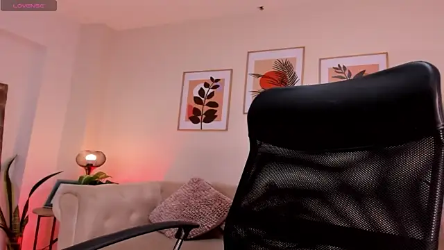 victoria giraldo online show from 12/16/25, 05:34