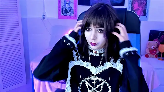 CrystallBloom online show from 09/29/25, 01:33