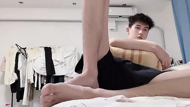 xiaojie2563 online show from 11/04/25, 09:41