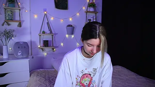 EmmieBlade online show from 10/11/25, 07:12