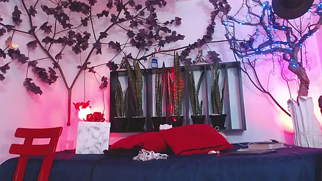 lola foox online show from 10/31/25, 02:18