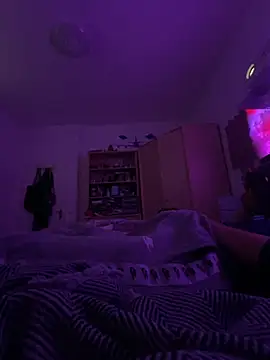 Snapshot of xmilolivex chatting on 10/15/25, 05:13 xmilolivex online show from 10/15/25, 05:13