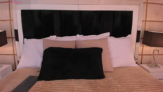 GretaVelvet online show from 12/18/25, 08:59