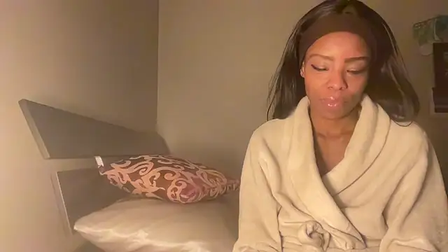 Peachyz69 online show from 02/11/26, 04:06