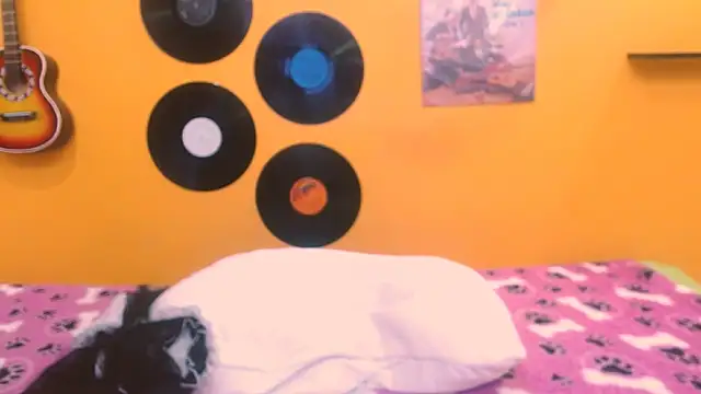 meisevil77 online show from 10/16/25, 01:39