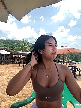 lynn9000 online show from 09/18/25, 04:42