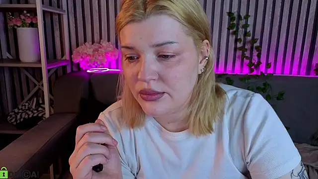 Michele Greenn online show from 04/28/26, 02:27