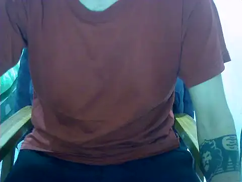 Snapshot of CesarLeyess chatting on 10/04/25, 05:05 CesarLeyess online show from 10/04/25, 05:05