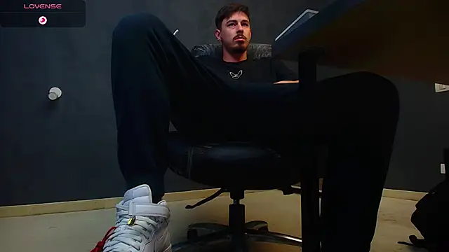 EnzoRace online show from 10/11/25, 05:17