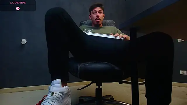 EnzoRace online show from 10/13/25, 05:29