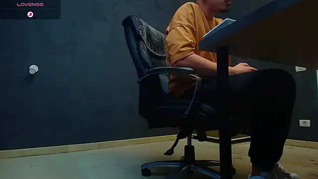 EnzoRace online show from 10/21/25, 04:35