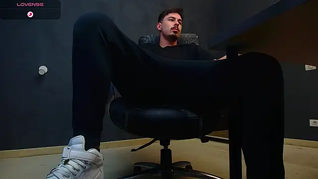 EnzoRace online show from 10/24/25, 06:21