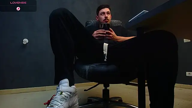 EnzoRace online show from 10/27/25, 05:55