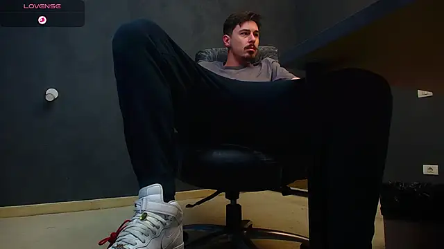 EnzoRace online show from 10/30/25, 06:15