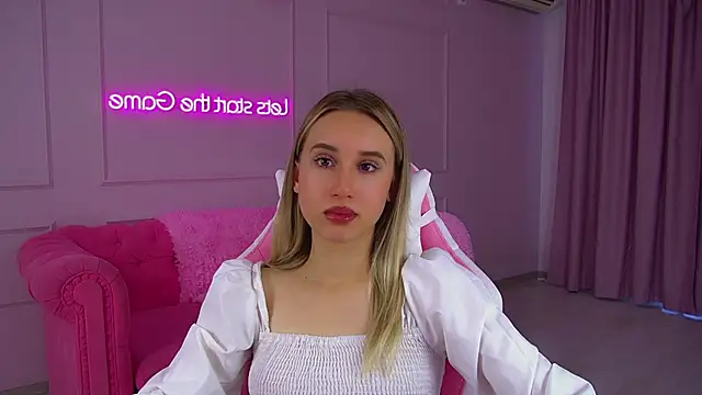 Snapshot of VictoriaHopsons chatting on 09/27/25, 06:29 VictoriaHopsons online show from 09/27/25, 06:29