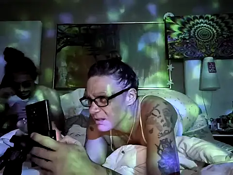 SparklesB1tch online show from 04/09/26, 11:59