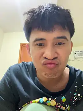 Snapshot of Adim-pinoy146 chatting on 07/13/26, 05:27 Adim-pinoy146 online show from 07/13/26, 05:27