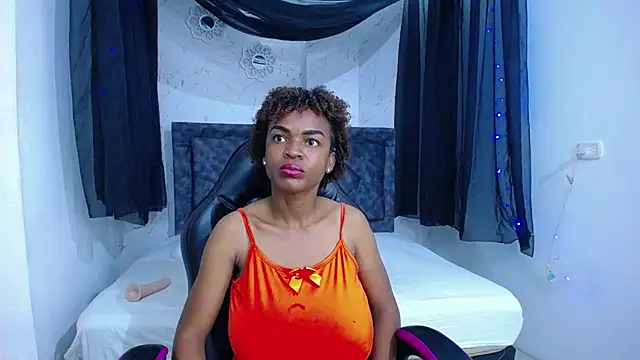 mia  thomson  online show from 10/22/25, 12:38