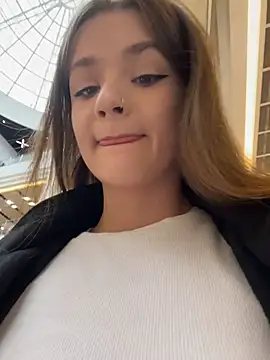 KittyQueeny online show from 10/22/25, 09:20