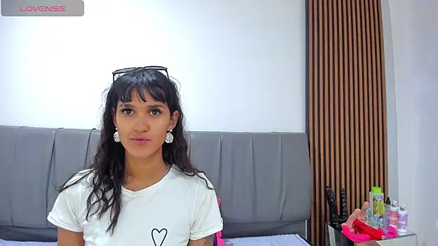 iisabella noa online show from 07/21/26, 12:51