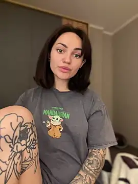 SaraLow online show from 03/22/26, 01:03