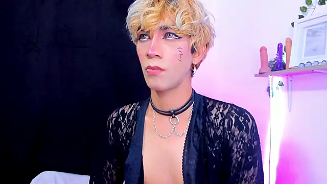 Cooperrosscute233 online show from 10/26/25, 04:29