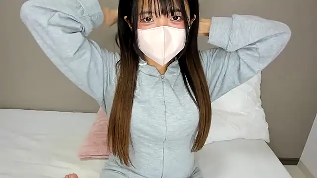 18komugi online show from 11/10/25, 02:38