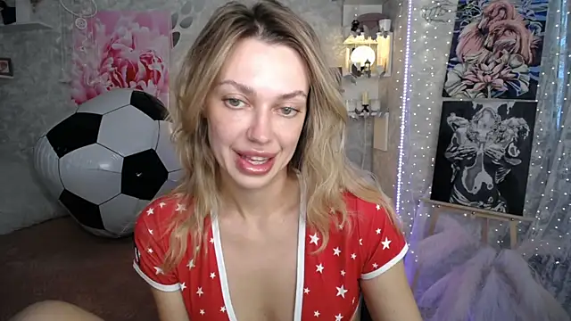 Snapshot of NickyAdamidi chatting on 07/03/26, 04:24 NickyAdamidi online show from 07/03/26, 04:24