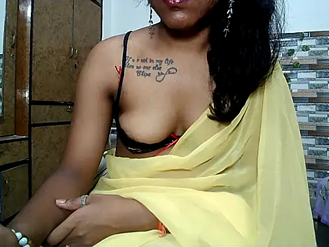 HOT AARVI11 online show from 10/06/25, 04:04