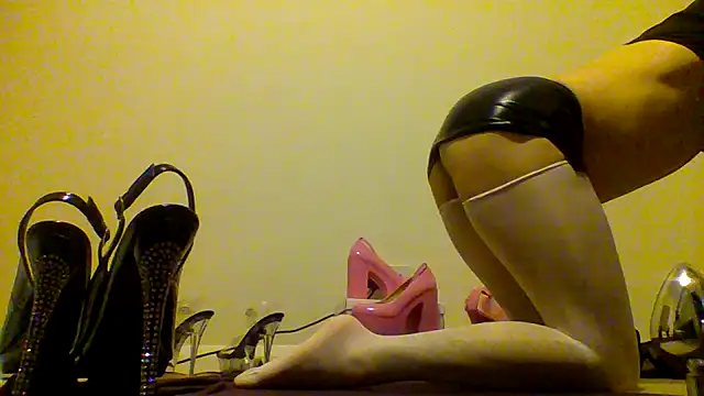 unforgettable dirty slut online show from 11/17/25, 09:20