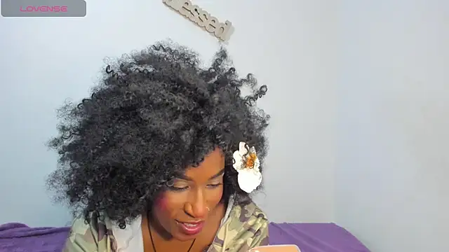 Brandy brown  online show from 12/04/25, 11:13