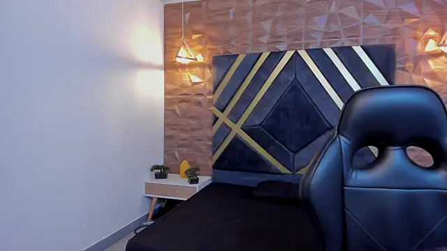 Emmaa white  online show from 11/26/25, 05:14