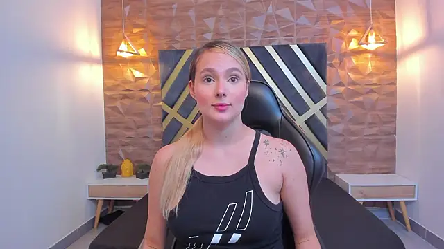 Emmaa white  online show from 01/15/26, 05:16