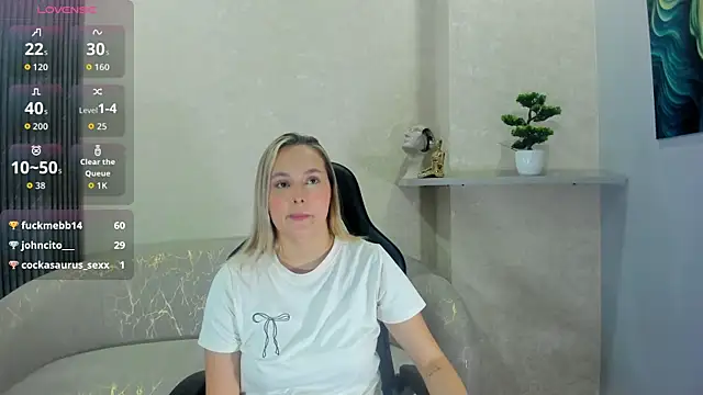 Snapshot of Emmaa_white_ chatting on 06/22/26, 05:32 Emmaa white online show from 06/22/26, 05:32