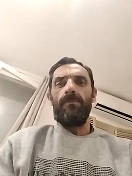 hotmen83 online show from 10/31/25, 10:55