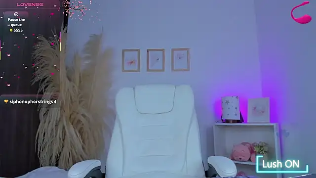 shannel moss   online show from 11/13/25, 11:14