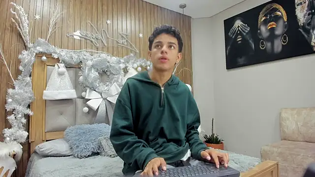 owen  johnson online show from 12/22/25, 12:35