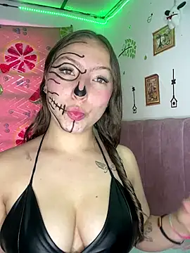 Tiara 19 online show from 10/28/25, 04:09