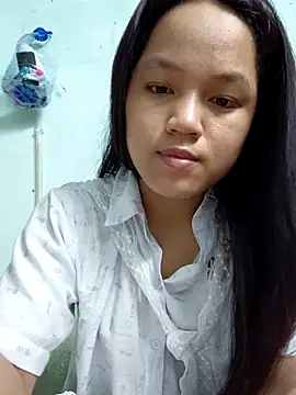 Snapshot of BabySweet-18 chatting on 04/22/26, 11:17 BabySweet-18 online show from 04/22/26, 11:17