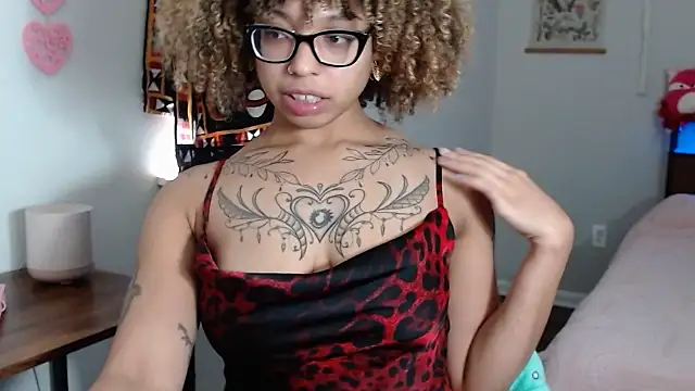 Snapshot of Cherribombzz chatting on 02/19/26, 04:58 Cherribombzz online show from 02/19/26, 04:58