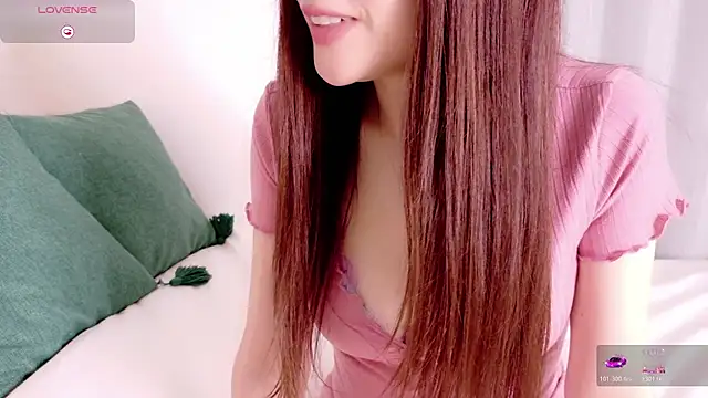 Snapshot of MIZUKI88888 chatting on 10/20/25, 01:11 MIZUKI88888 online show from 10/20/25, 01:11