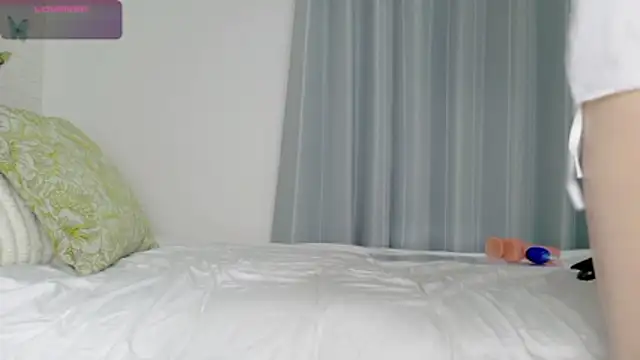 Snapshot of MIZUKI88888 chatting on 05/13/26, 12:13 MIZUKI88888 online show from 05/13/26, 12:13