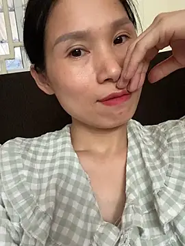 Snapshot of MinHiNi chatting on 09/18/25, 07:21 MinHiNi online show from 09/18/25, 07:21