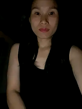 Snapshot of MinHiNi chatting on 10/04/25, 04:27 MinHiNi online show from 10/04/25, 04:27